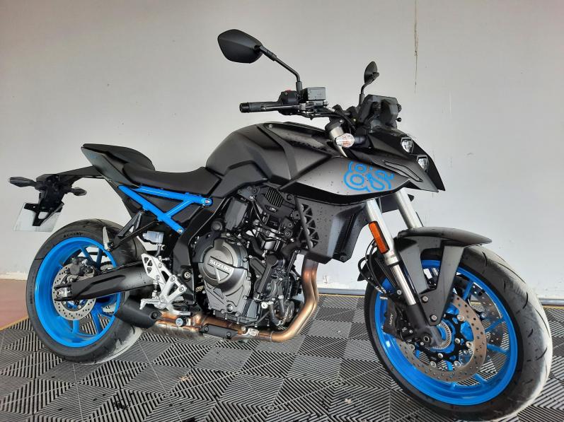 SUZUKI GSX-8S A2