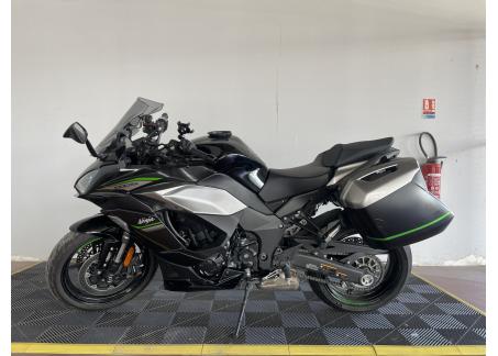 KAWASAKI NINJA 1000 SX TOURER + AKRAPOVIC